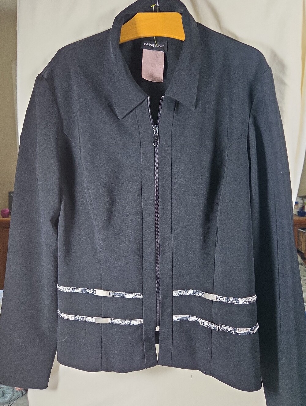 Vtg Courtenay Women's Black Blazer SnakeskinPattern And Silver Detail Sz Est. M
